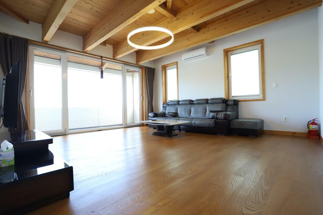 Jeju Lake Pension מראה חיצוני תמונה