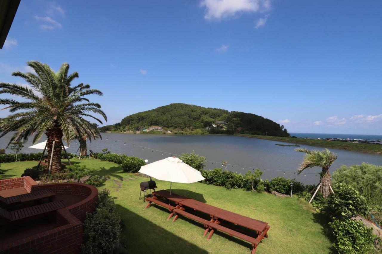 Jeju Lake Pension מראה חיצוני תמונה
