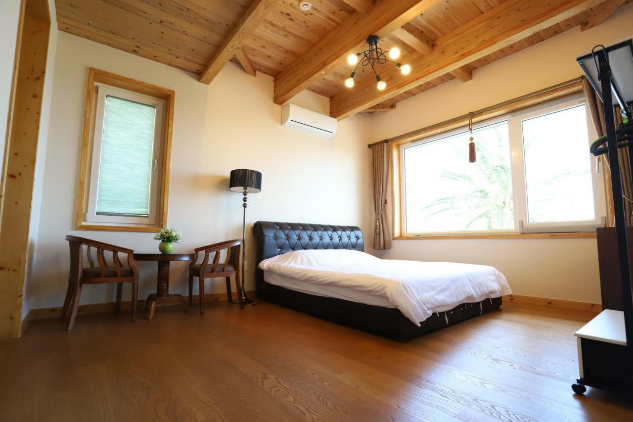 Jeju Lake Pension מראה חיצוני תמונה
