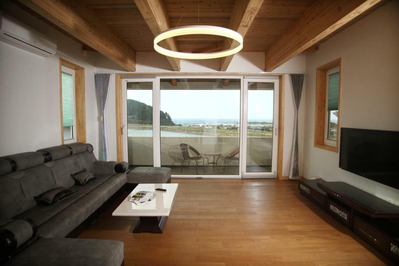 Jeju Lake Pension מראה חיצוני תמונה